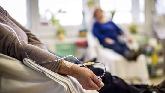 DOSE DE REFORÇO DA VACINA COVID-19 PODE SER ÚTIL EM PACIENTES EM QUIMIOTERAPIA